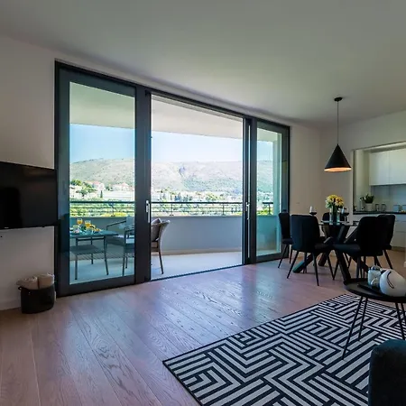 Luni - Three Bedroom With Balcony And City View Dubrovnik