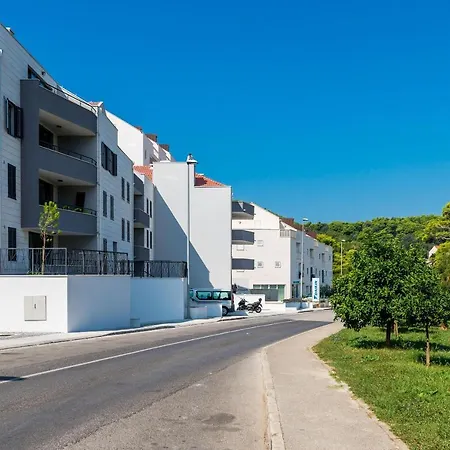 Luni - Three Bedroom With Balcony And City View Dubrovnik