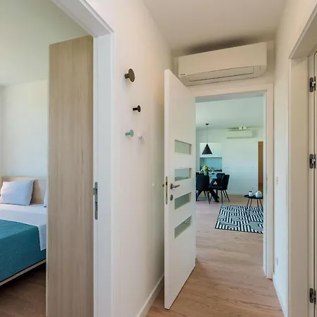 Luni - Three Bedroom With Balcony And City View Διαμέρισμα *