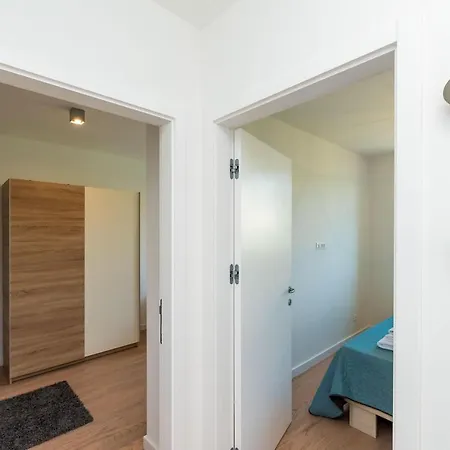 Luni - Three Bedroom With Balcony And City View Ντουμπρόβνικ