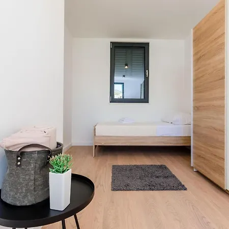 Διαμέρισμα Luni - Three Bedroom With Balcony And City View *