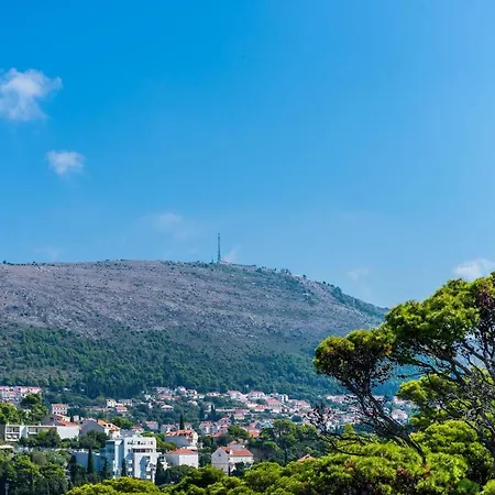 Luni - Three Bedroom With Balcony And City View Ντουμπρόβνικ